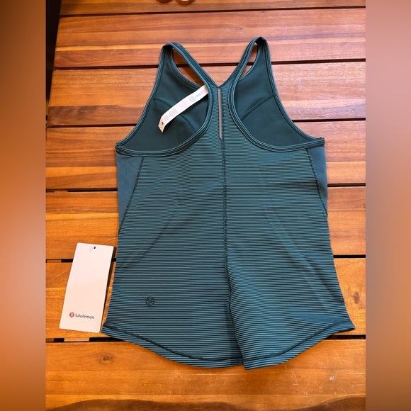 NWT Green and Blue Lululemon Tank Size 4 - Picture 2 of 4